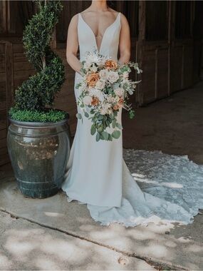 Essense of Australia D3112 -Sleek Off White V-Neck Plunge Bridal Gown -Size 10/8